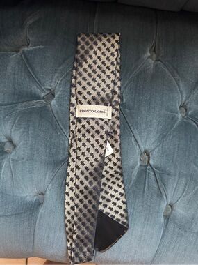 Pronto Uomo Navy and Silver Geometric Silk Tie